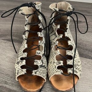Matisse Farrel Lace Up Snake-Skin Flat